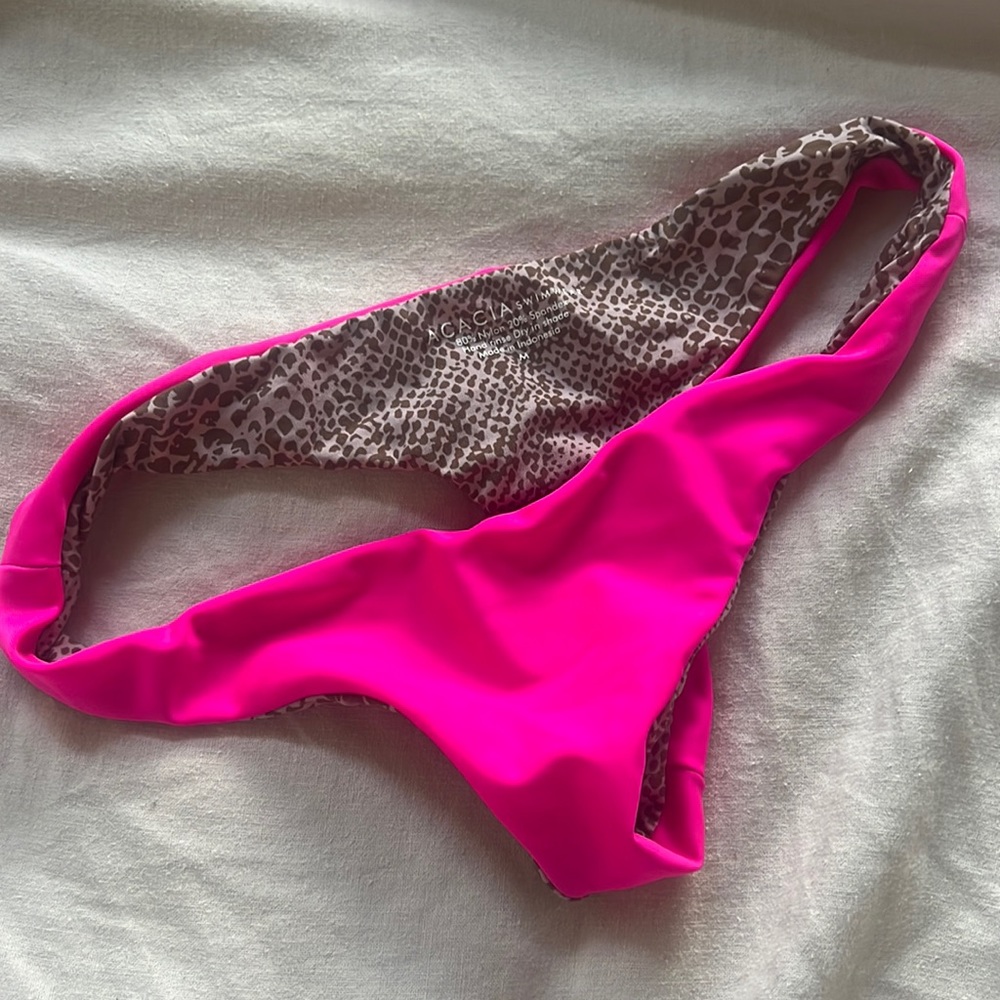 Acacia bikini bottom hot pink 🔥